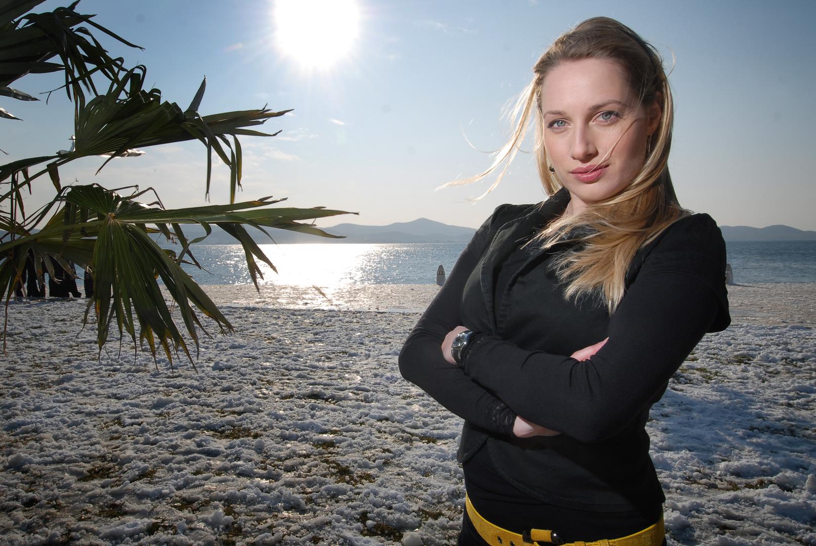 Unatoč tome što je posvećena obiteljskom životu, Csilla nije zapostavila ni karijeru. Trenutačno je gledamo u seriji "Sjene prošlosti", gdje tumači lik osvetoljubive liječnice, a aktivna je i u seriji "U dobru i zlu". Svoj je talent pokazala i u stranim produkcijama poput filma "The Hitman's Wife's Bodyguard". 