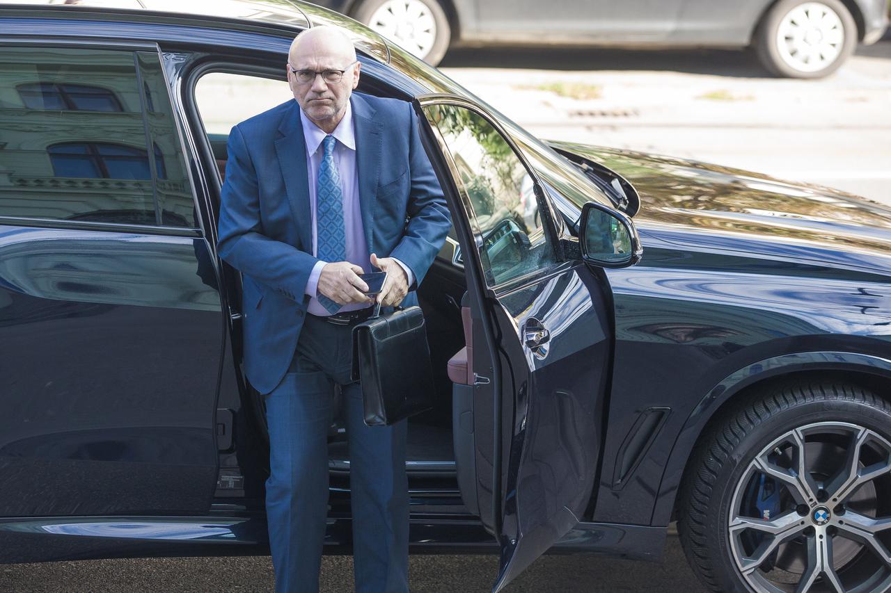 Osijek: Počelo suđenje Zdravku Mamiću i još šestorici za izvlačenje 200 milijuna kuna iz Dinama