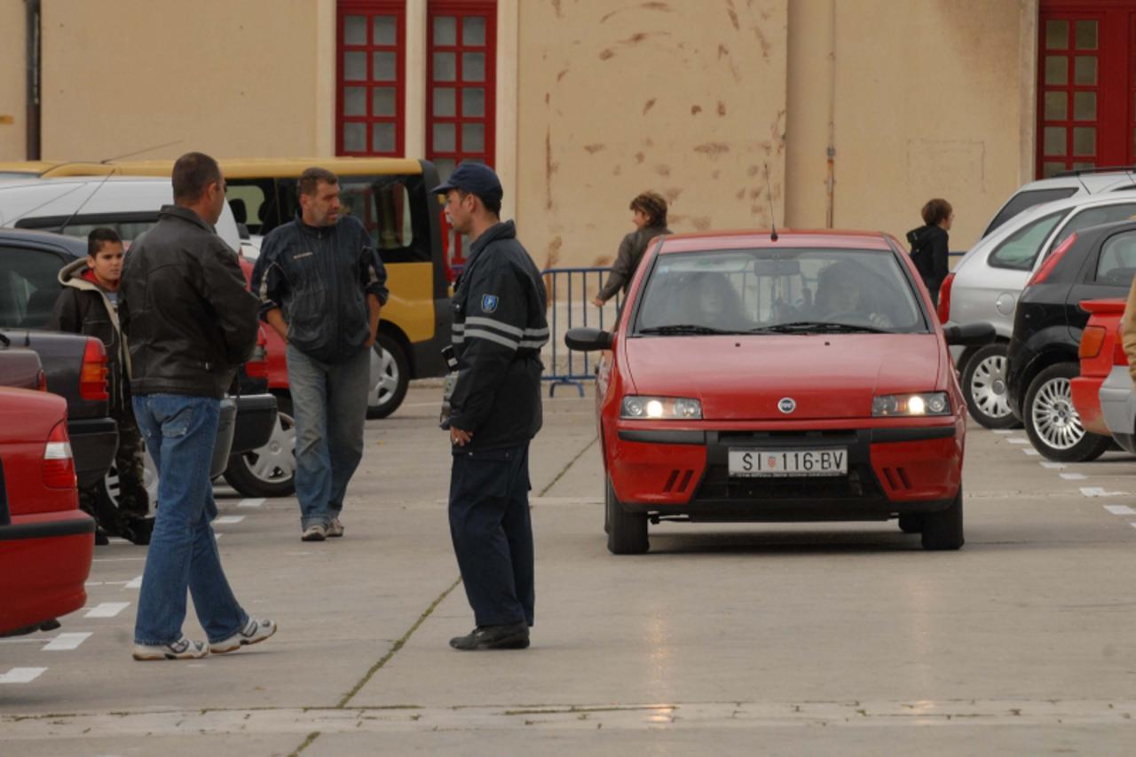 'za dalmaciju...241108....sibenik poljana....ponovo...parking...sibenik Photo: Hrvoje Jelavic/Vecernji list'