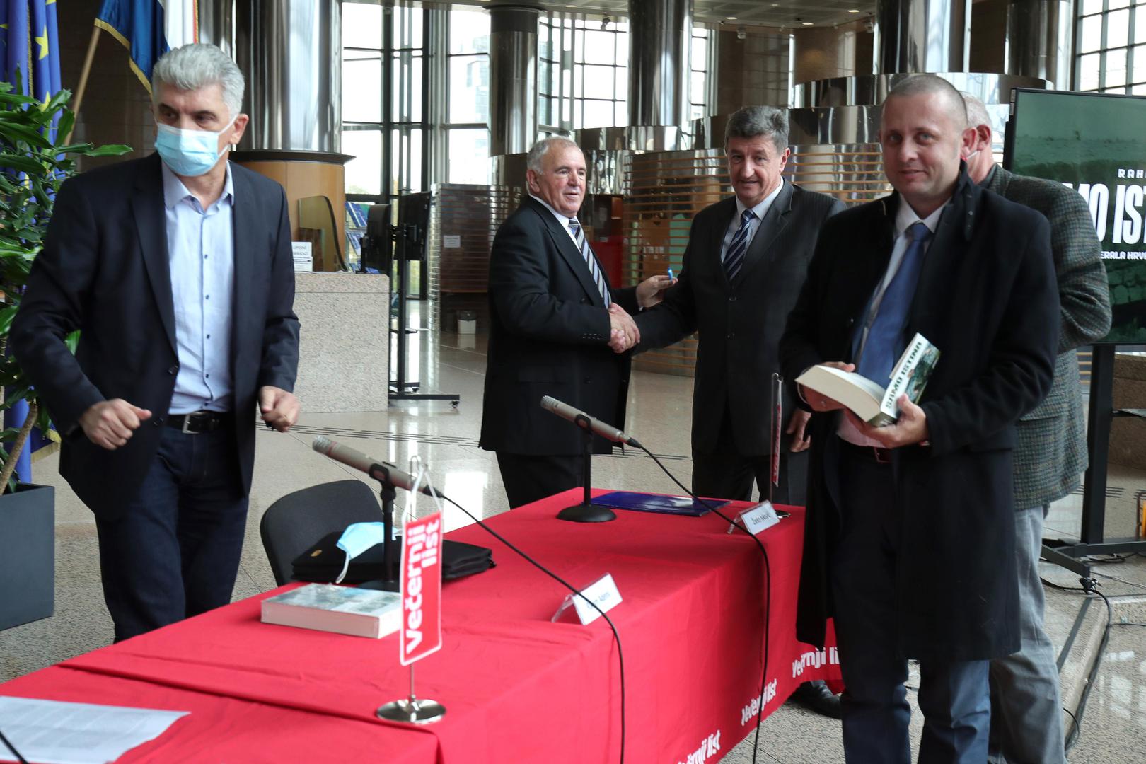 21.10.2021 Zagreb - U nacionalnoj i sveucilisnoj knjiznici odrzana je promocija knjige generala Rahima Ademija "Samo istina, ratni dnevnik generala hrvatske vojske" u izdanju Vecernjeg lista.