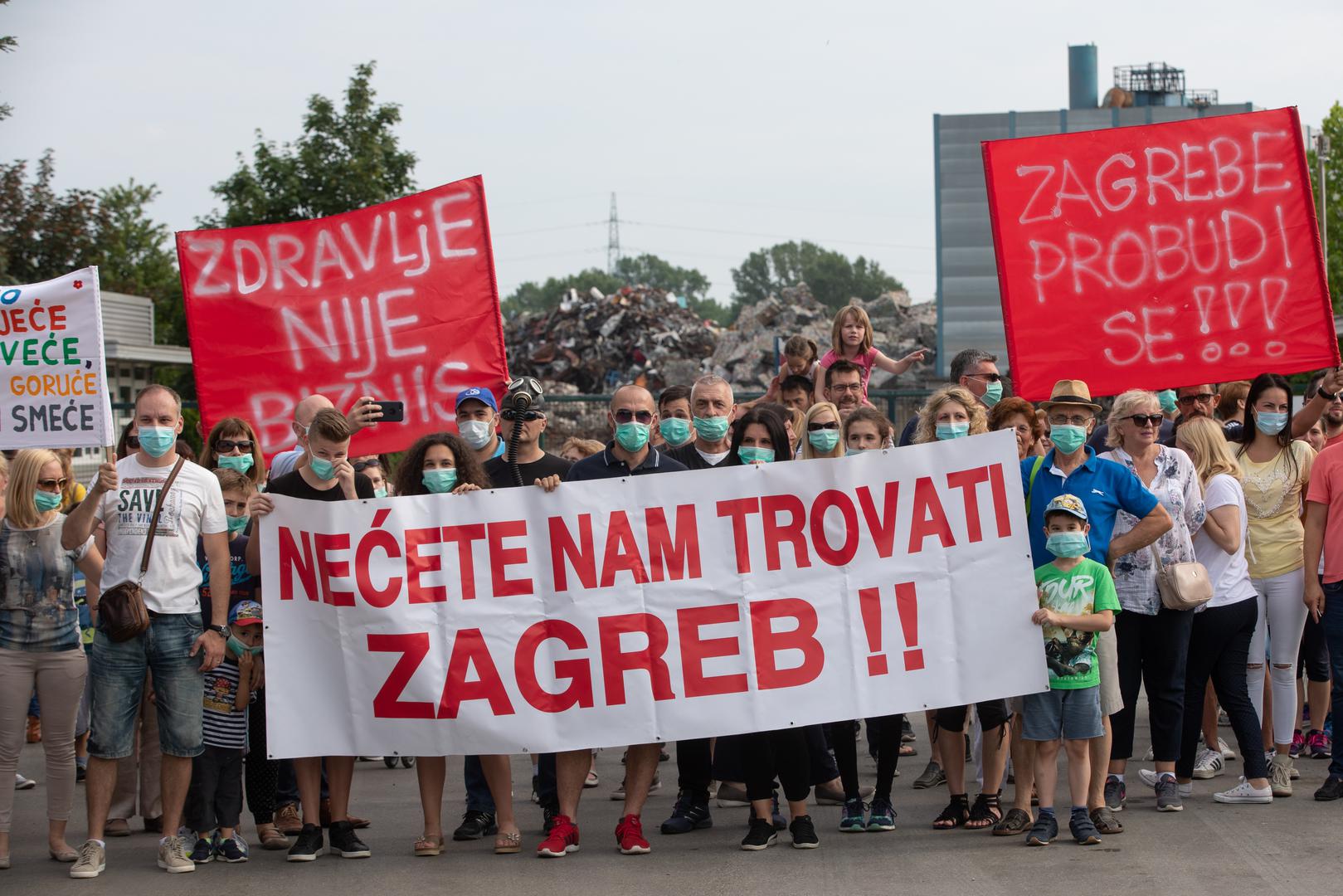 Mirnim prosvjedom - Hod pod maskama građani Zagreba u nedjelju su se okupili u Španskom kako bi prosvjedovali zbog, već petog, požara u postrojenju C.I.O.S.-a.