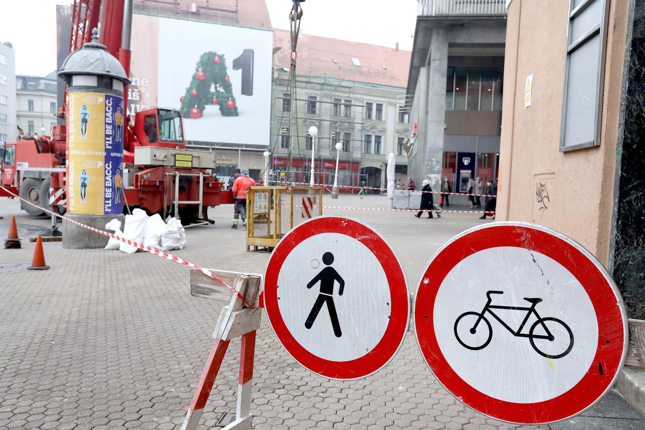 Zagreb: Na glavnom Trgu započela sanacija zgrade poznate po Meštrovićevom reljefu