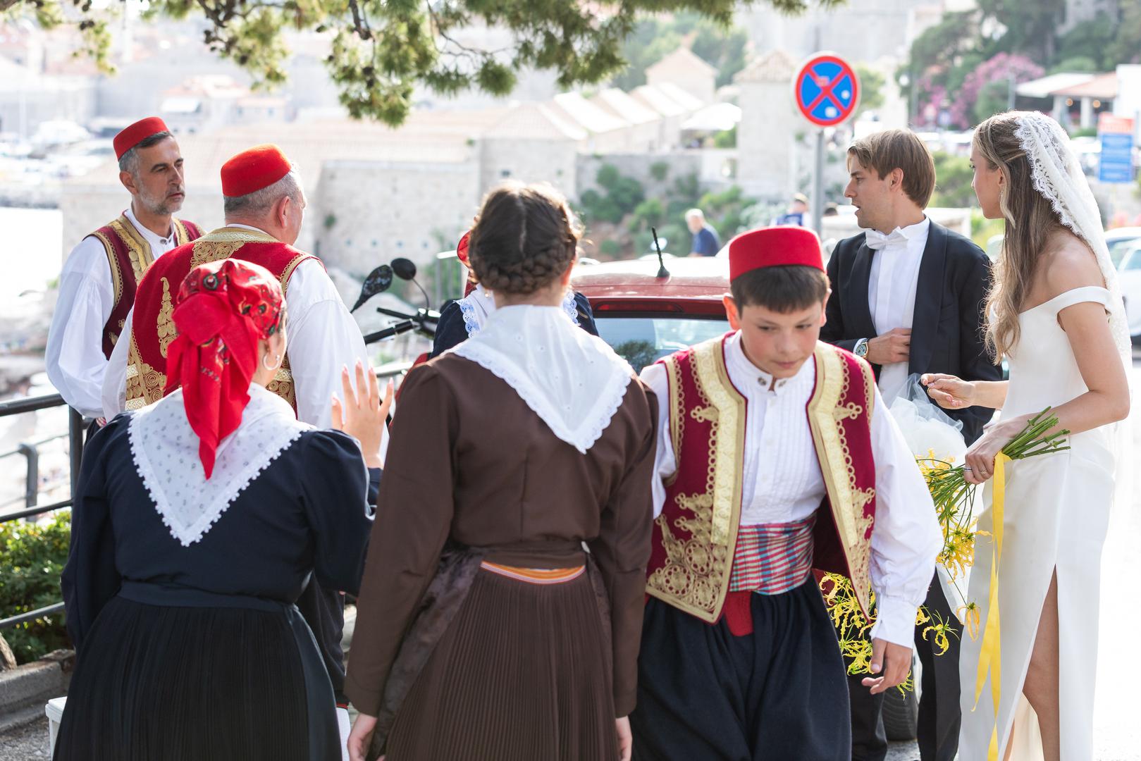 Vjenčanje je održano u mladenkinu rodnom Dubrovniku, a kruna je to veze koju su uspješno čuvali daleko od znatiželjnih pogleda.