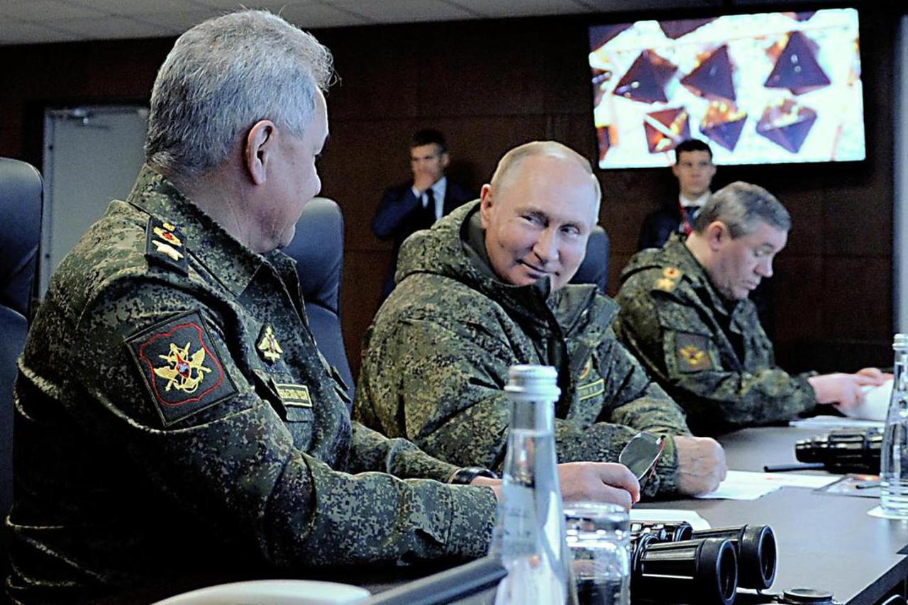 Russian President Putin oversees the Vostok-2022 military drills in Primorsky Region