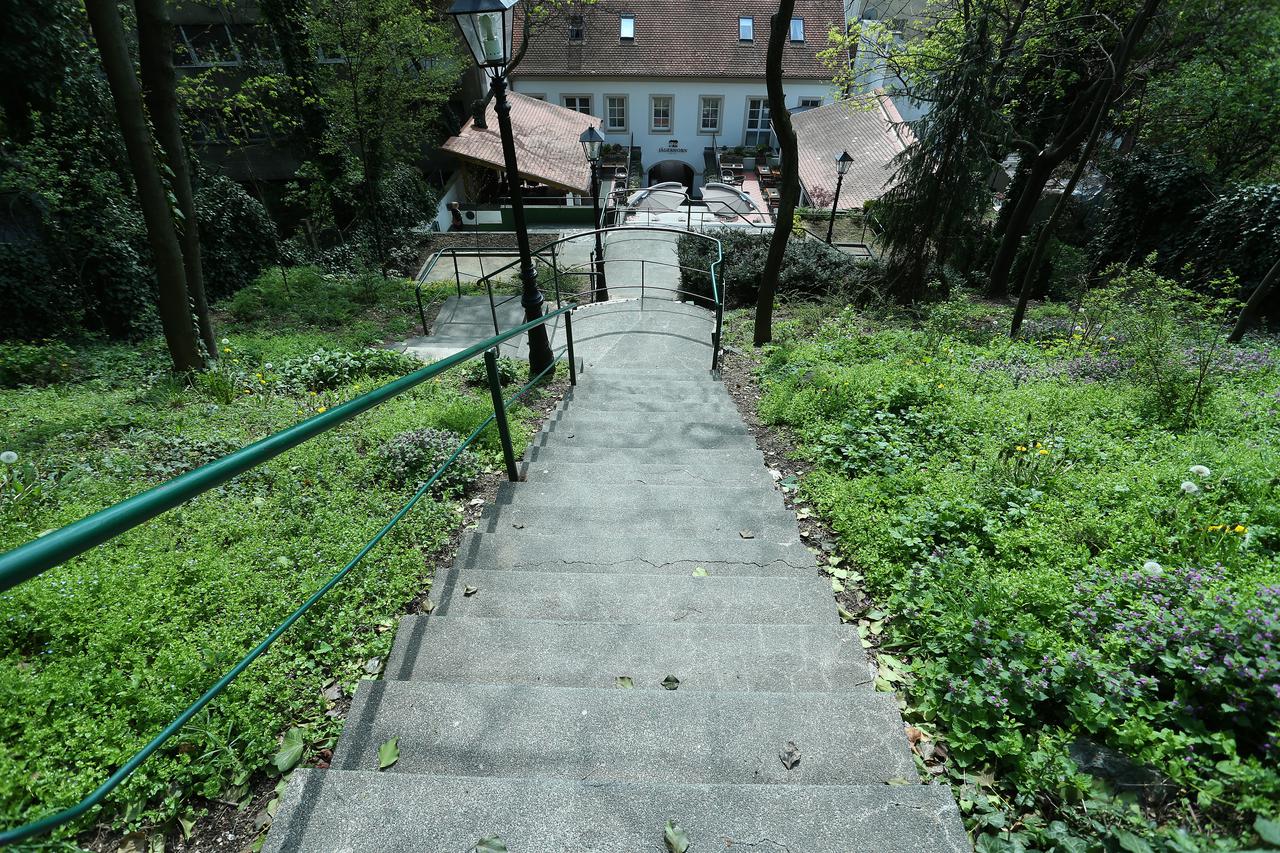 Zagreb: Lova?ki rog postavio natpis da se ne koristi prolaz prema Gornjem gradu