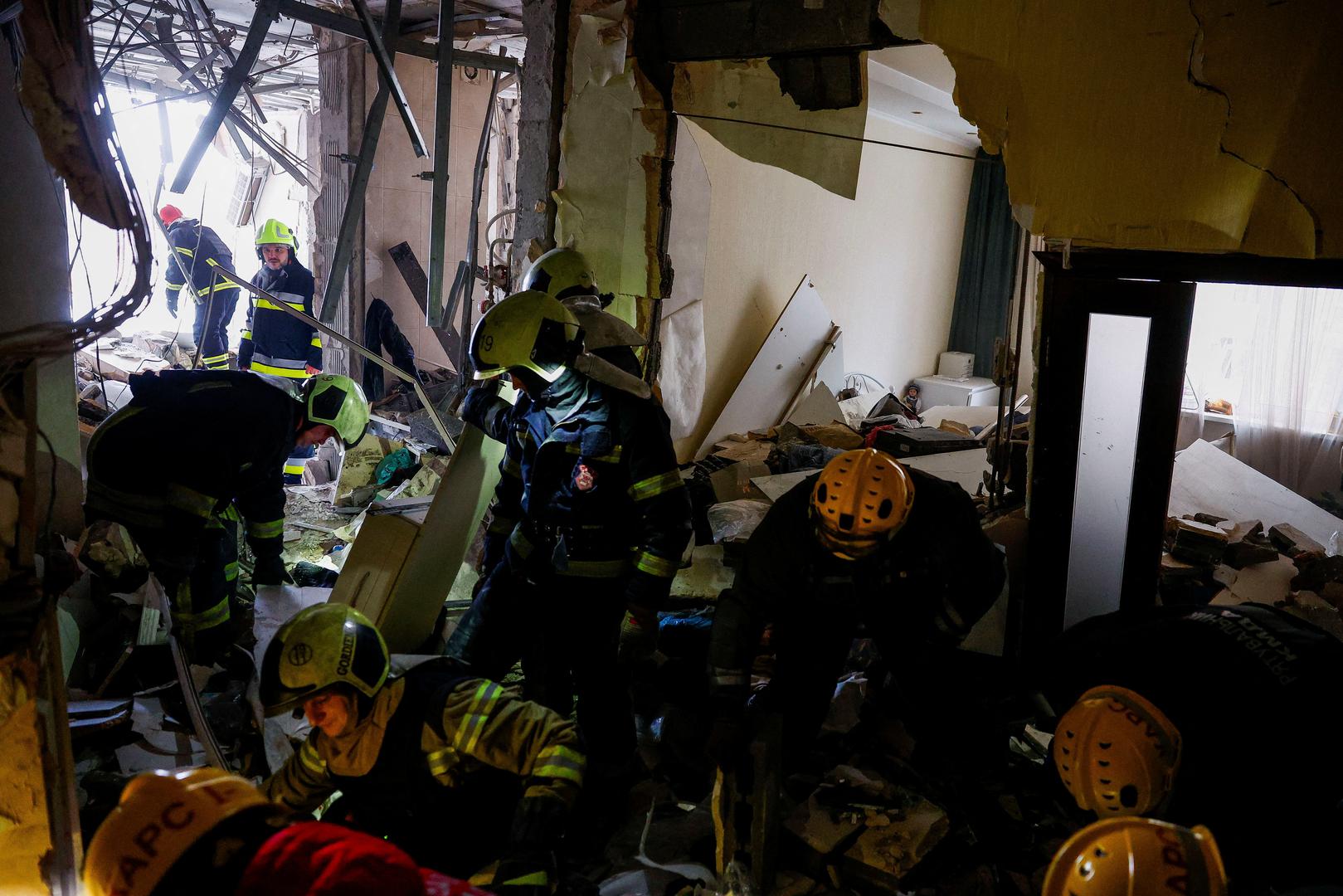 Rusija je u subotu napala Kijev i druge ukrajinske regije raketama i dronovima, uoči, kako je rekao predsjednik Volodimir Zelenski, ključnog sastanka s američkim predsjednikom Donaldom Trumpom na kojem bi se trebao dogovarati sporazum o okončanju gotovo četverogodišnjeg rata