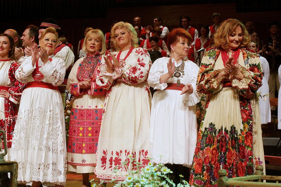 24.05.2016., Zagreb - U koncertnoj dvorani Vatroslav Lisinski obiljezeno 50 godina Krapinskog festivala i 20 godina radija Kaj. Gabi Novak, Visnja Korbar, Elvira Vova, Zdenka Kovacicek, Tereza Kesovija. Photo: Zarko Basic/PIXSELL