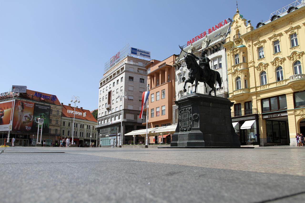 prazan Zagreb Trg bana Jelačića