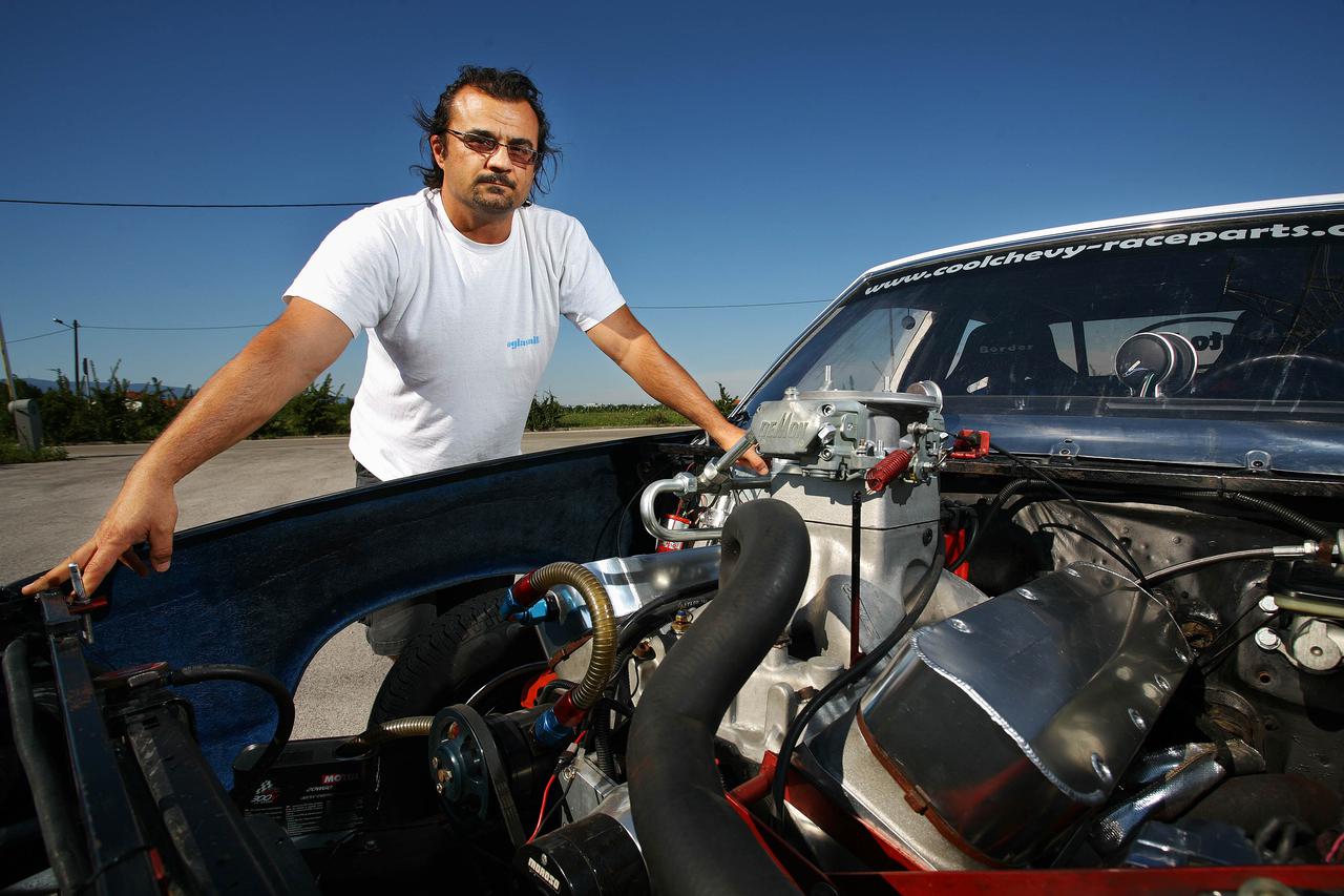 Chevrolet Malibuu, automobil iz 1981., ima 1076 KS. Sa svojim tvorcem Edvardom Galicem nastupit ce na 402Streetraceu u Velikoj Gorici.