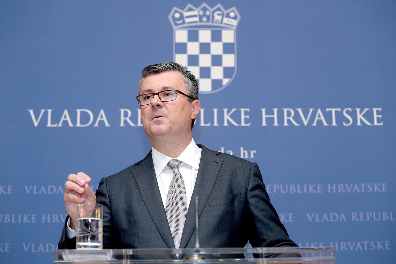 Premijer Orešković