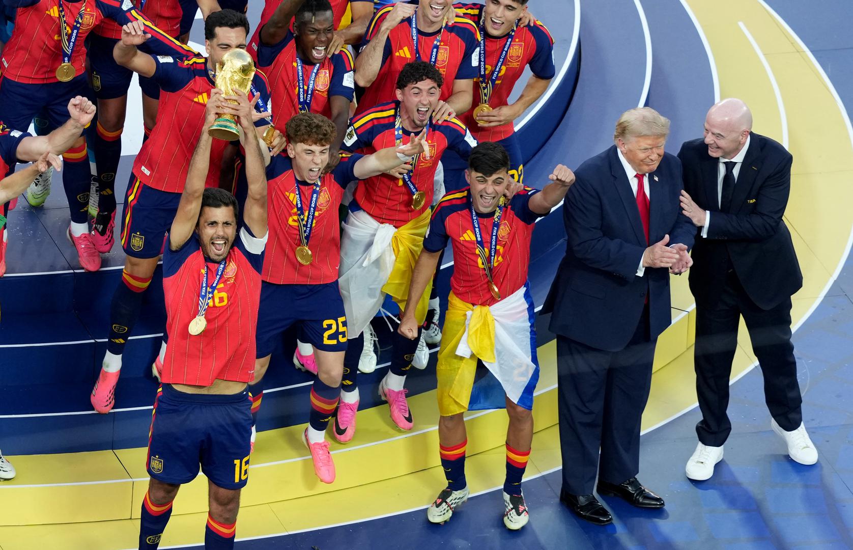 Španjolska nogometna reprezentacija po drugi puta okitila se naslovom prvaka svijeta zahvaljujući pobjedi nad Argentinom u finalu na MetLife stadionu u New Yorku.