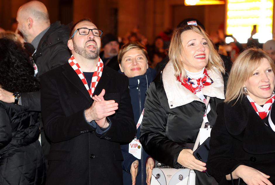 Zagreb: Gradonačelnik Tomašević dočekao Vatrene na Trgu
