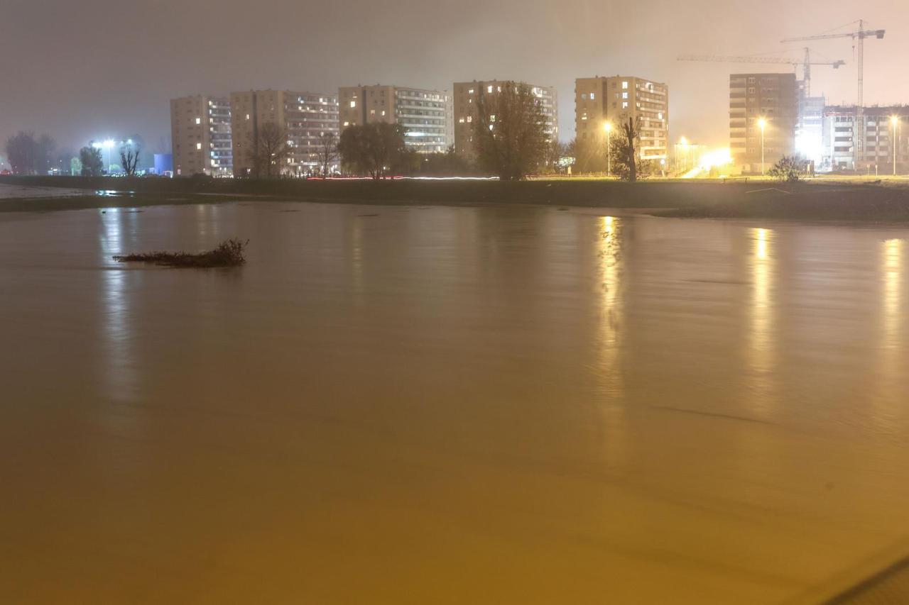 Izlika se rijeka Sava