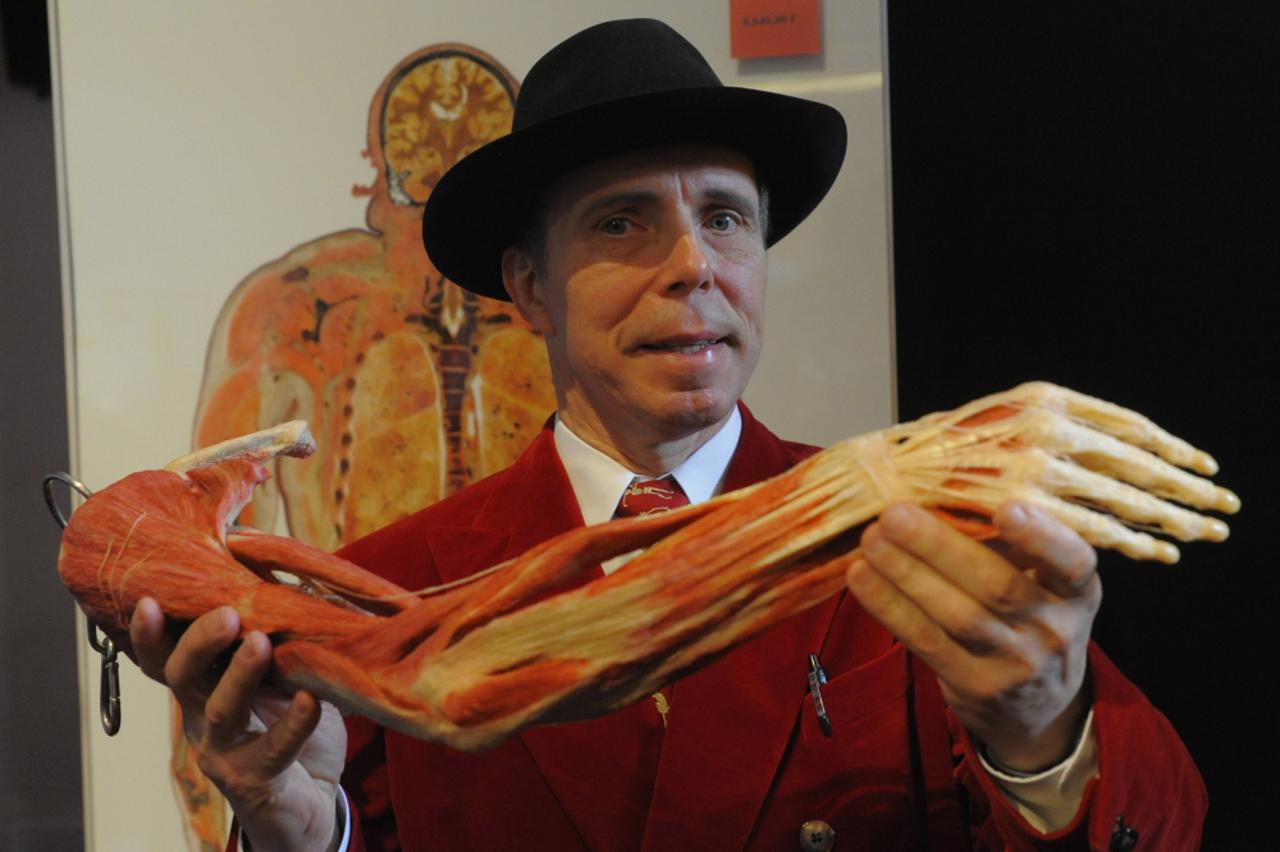 Günther von Hagens (1)