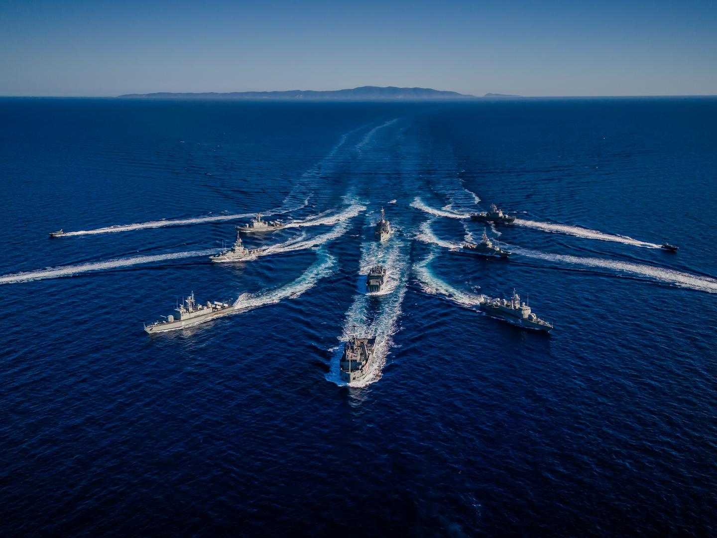 Plovni postroj čini ukupno 14 brodova: četiri raketne topovnjače, dva desantna broda minopolagača, četiri ophodna broda i četiri velike gumene brodice, na kojima je angažirano 211 pripadnika Hrvatske ratne mornarice. 