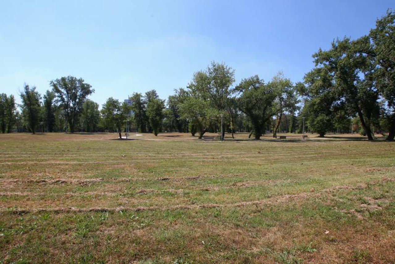 zemljište na Bundeku gdje će se graditi Aqua park (1)