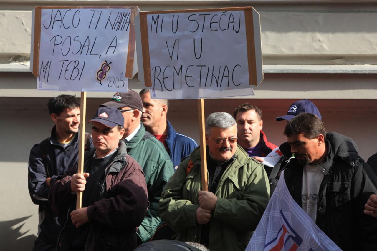 '21.10.2010.Zagreb, Hrvatska -   Prosvijed radnika Zeljezare Split ispred drzavnog odvjetnistva u Gajevoj ulici.Photo: Marko Prpic/PIXSELL'