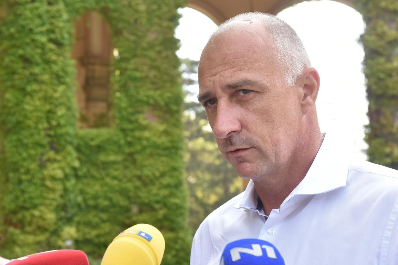 Ivan Vrdoljak sa stranačkim kolegama položio vijenac na grob Dabčević-Kučar