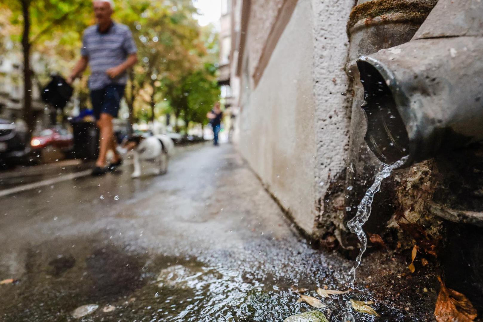 15.09.2022., Zagreb - Gradska svakodnevica u sredistu grada. Najavljeni pljusak uz grmljavinu osvjezio ulice te snizio temeraturu u zraku. Photo: Sanjin Strukic/PIXSELL