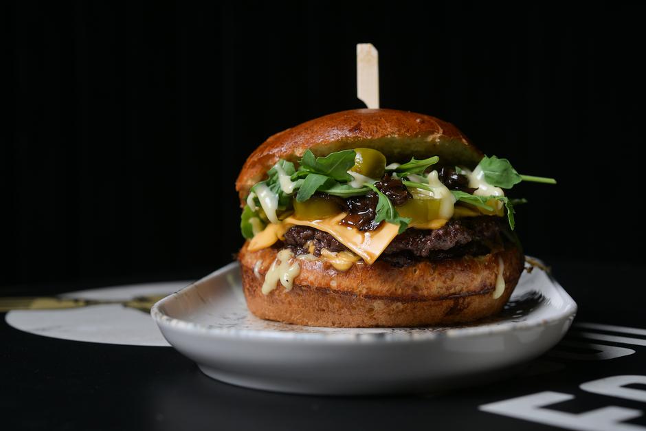 Dugo Selo: Restoran Hood Food