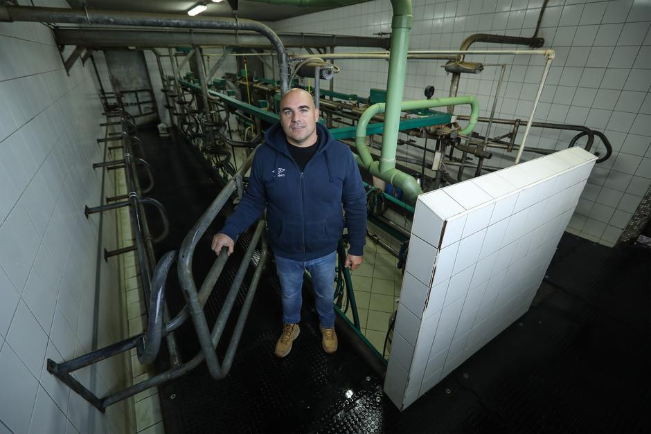 Najmodernija farma mlijeka kraj Zagreba proizvede 3.000 litara dnevno