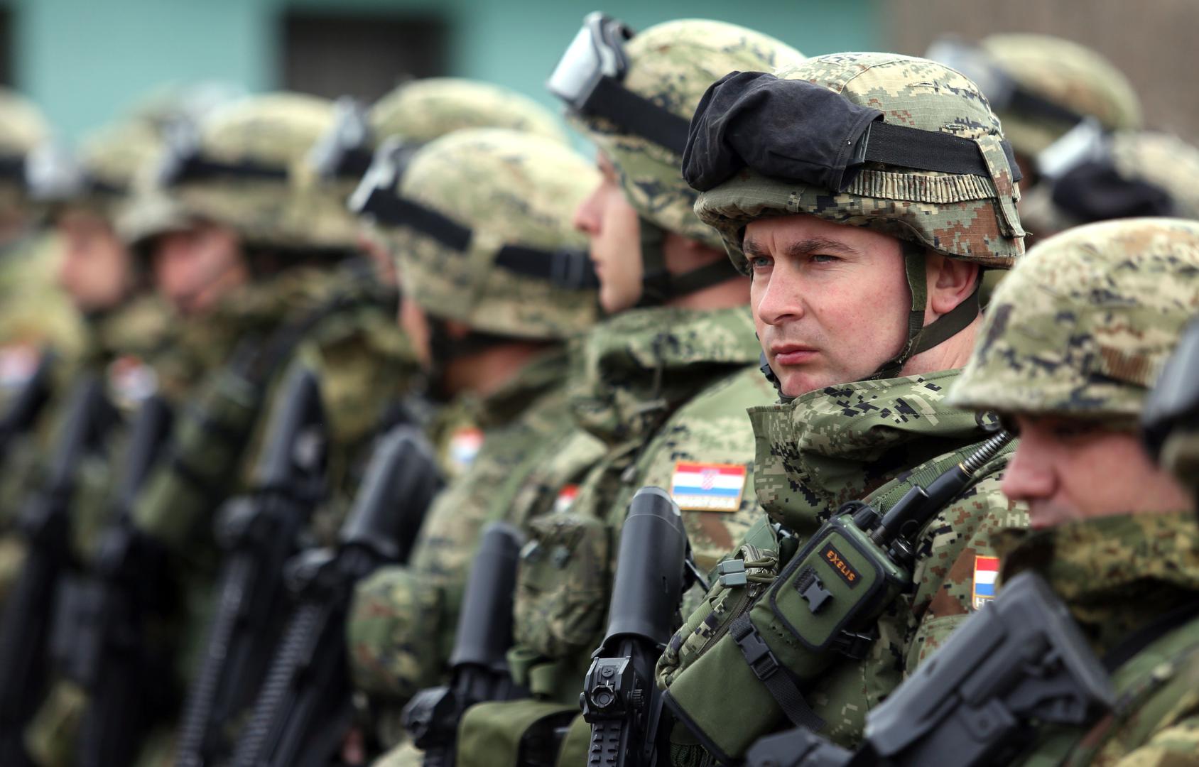 Na vojnom poligonu Crvena zemlja hrvatske i britanske oružane snage provele su zajedničko uvježbavanje pod nazivom „CROATIAN DAGGER 2018“.