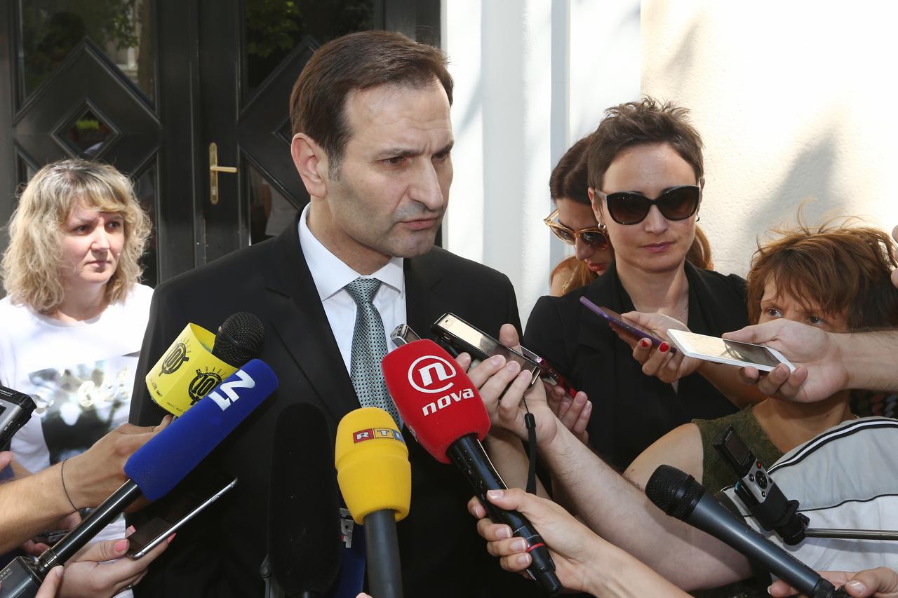 04.07.2016., Zagreb - U sjedistu HDZ-a na Trgu zrtava fasizma odrzana je sjednica Predsjednistva stranke. Miro Kovac u izjavi za medije rekao je da se nece kandidirati za predsjednika HDZ-a. Photo: Zeljko Lukunic/PIXSELL