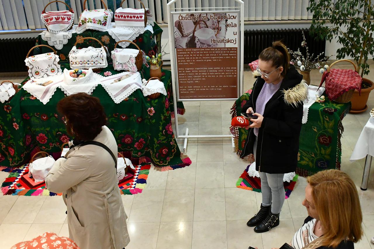 Slavonski Brod: Izložba tradicijskih uskrsnih košara Kulturno-umjetničkog društva "Slavonija"