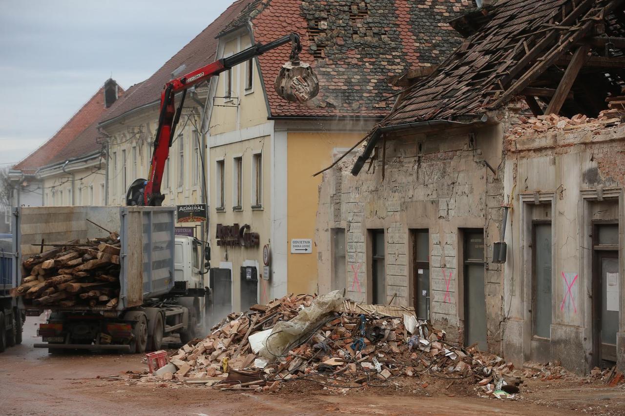 Sanacija posljedice potresa u centru Petrinje