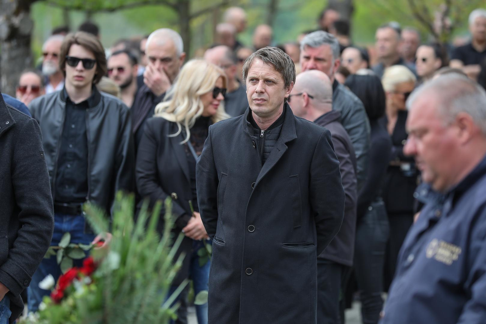 28.04.2023., Zagreb - Pogreb Tomislava Sablje, koji je ubijen u nocnom klubu "Ritz", odrzan je na groblju Markovo Polje. Optuzenik iz Uskokove akcije Tebra Tomislav Sabljo ubijen je hicima iz vatrenog oruzja u nakon fizickog sukoba vise osoba.   Photo: Jurica Galoic/PIXSELL