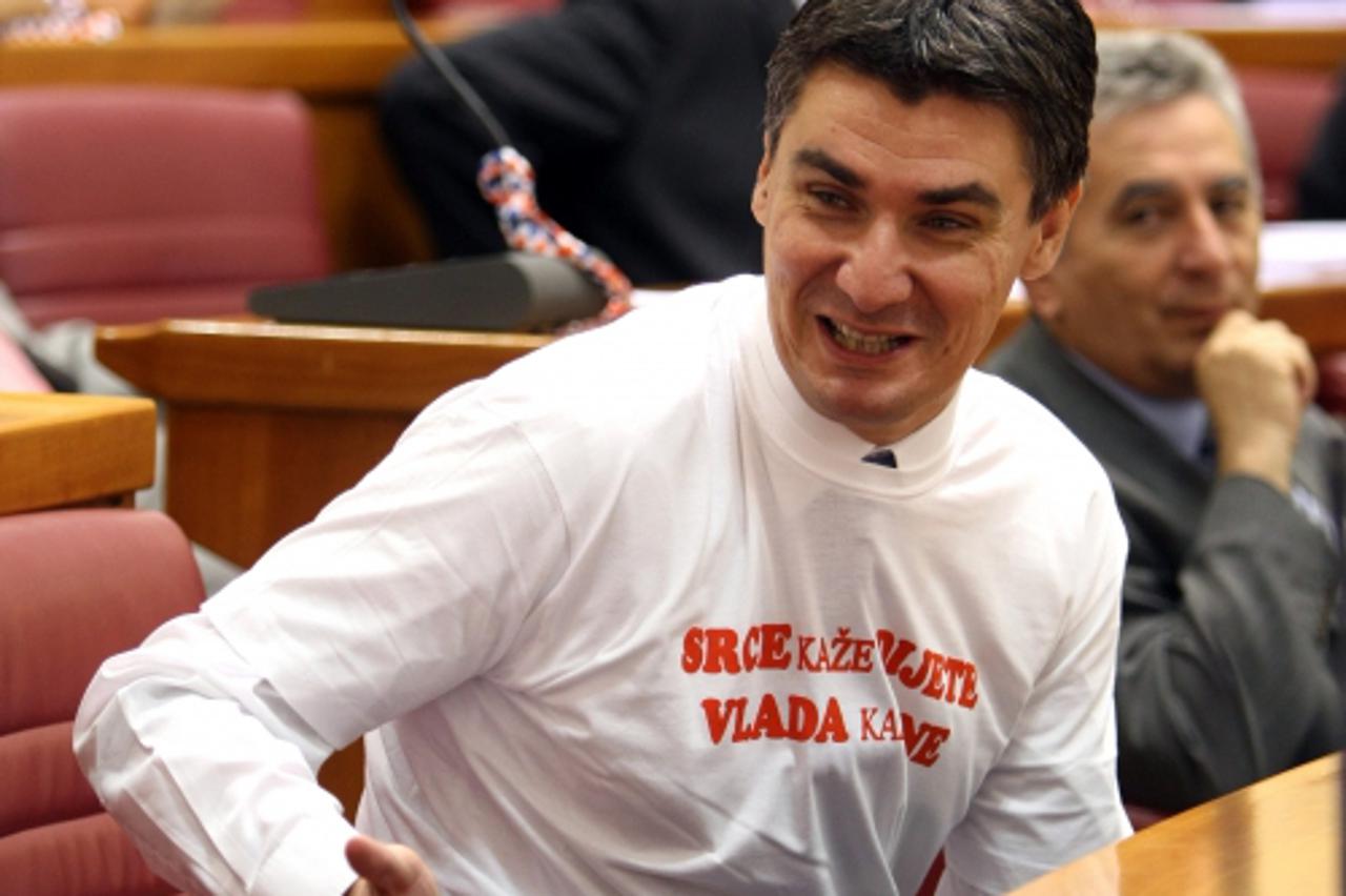 dhk od vlade traži zakon o jeziku 
