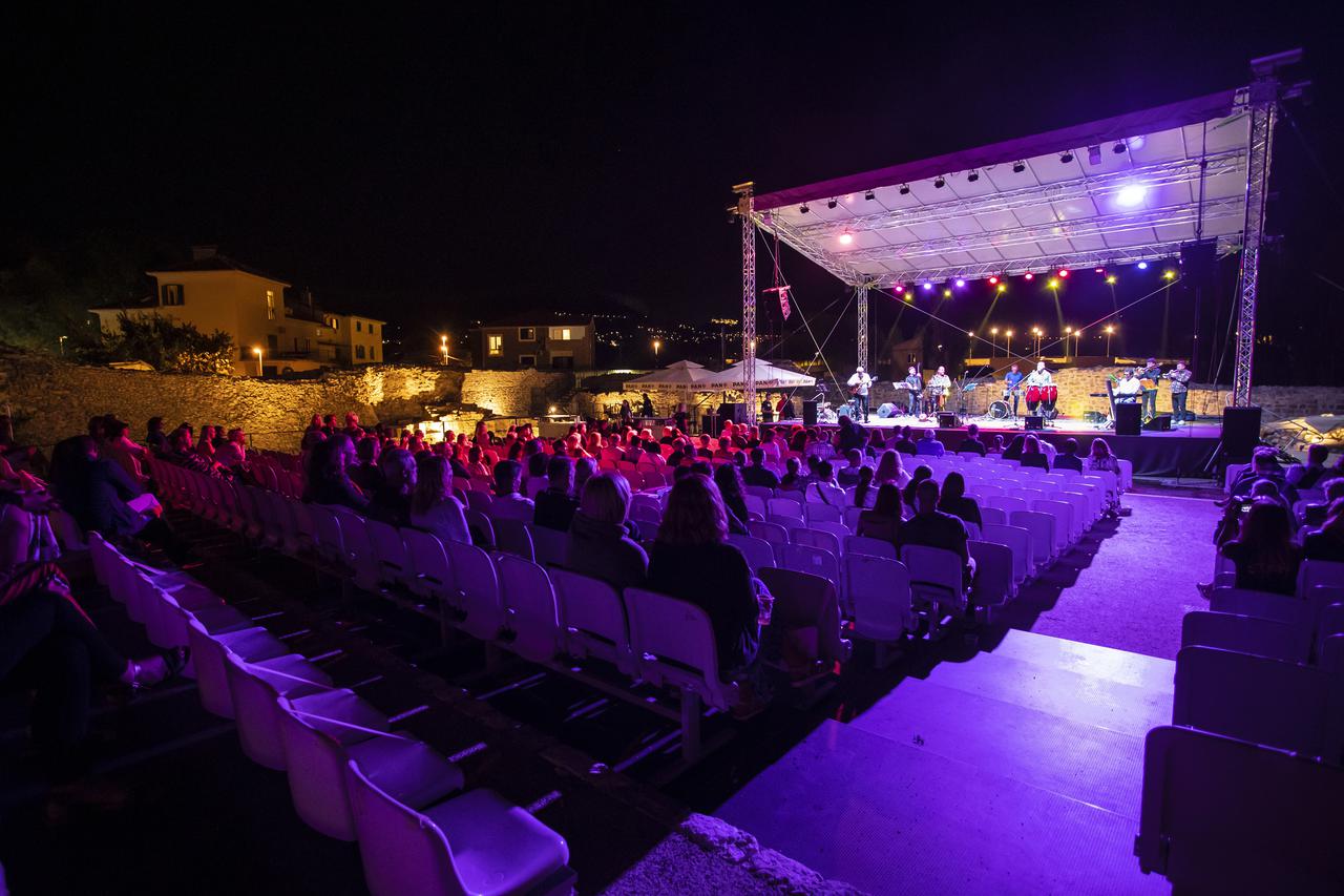 Grupa Cubismo održala koncert u Solinu i rasplesala publiku