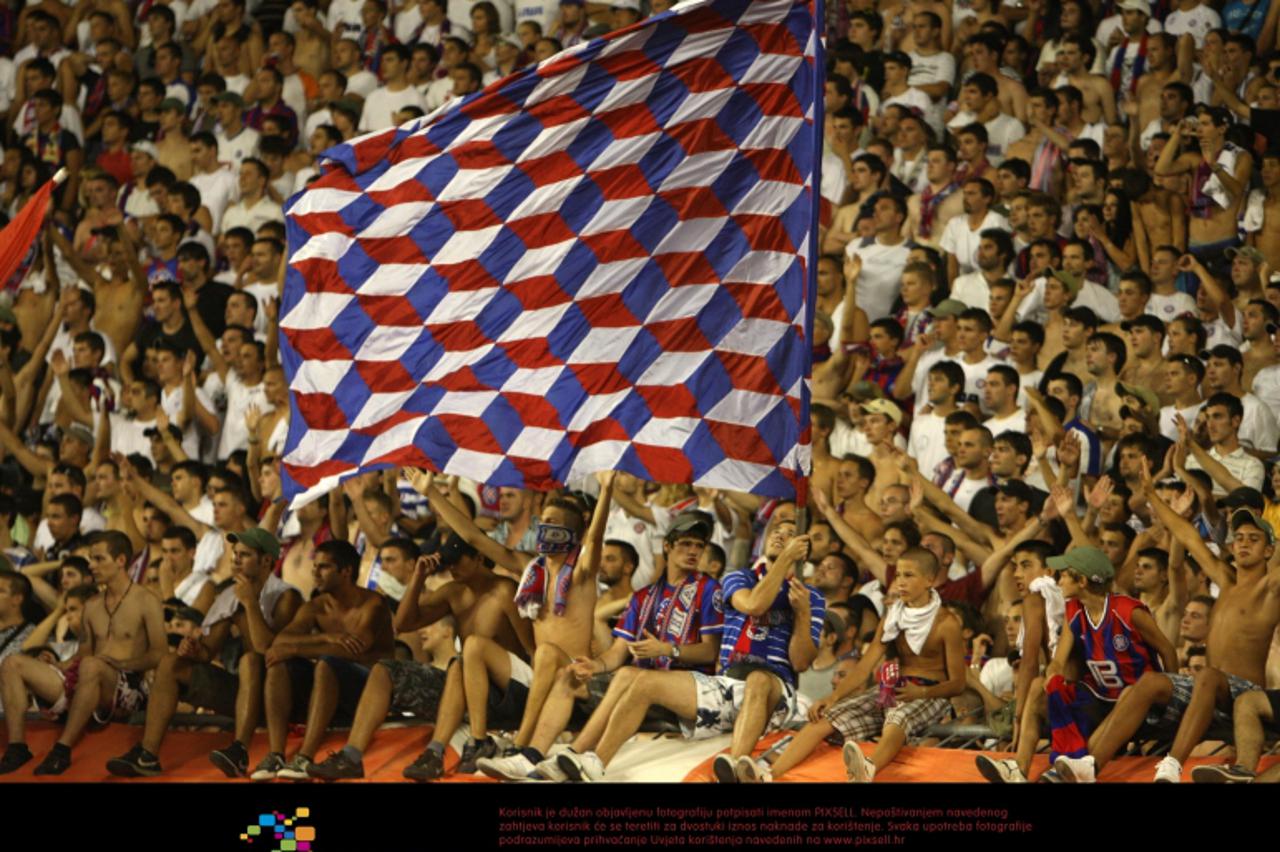 \'19.08.2010., Split - Na stadionu Poljud odigrana je nogometna utakmica 4. pretkola Europske lige izmedju HNK Hajduk i Unirea Urziceni. Slavlje navijaca . Photo: Ivo Cagalj/PIXSELL\'