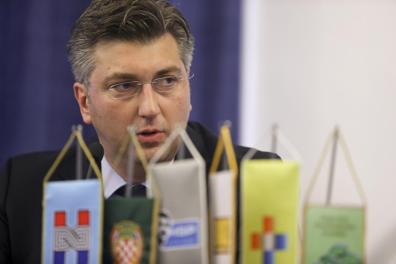 08.05.2014., Zagreb - U Europskom domu odrzano suceljavanje nositelja lista za Europski parlament. Andrej Plenkovic. 