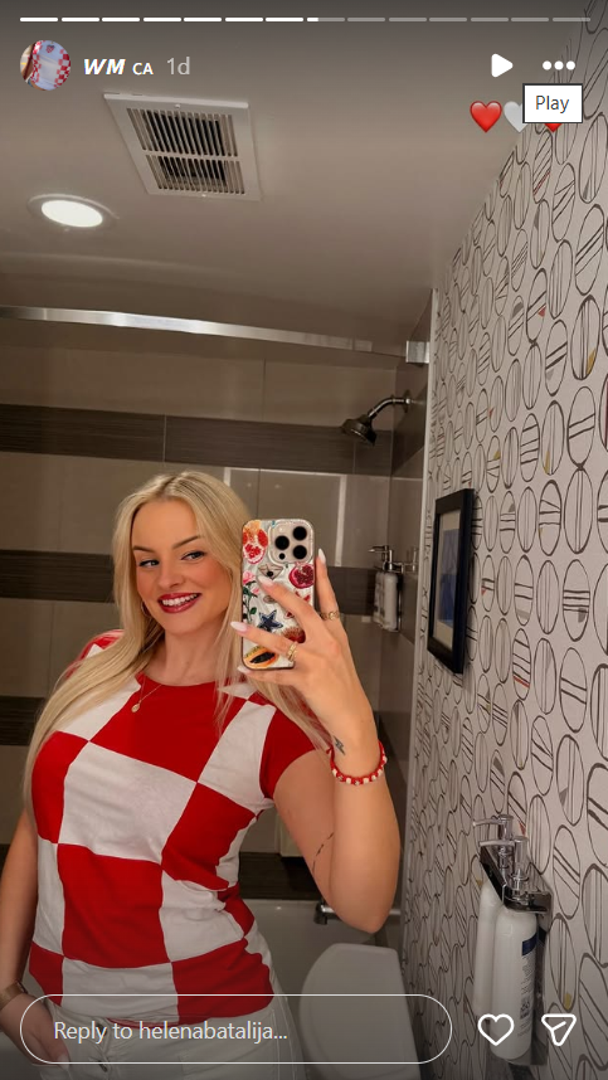 Naše vatrene noćas je podržala i bivša kandidatkinja Gospodina Savršenog Helena Batalija. Helena je bila finalistica u zadnjoj sezoni, no nije odnijela pobjedu, a sa Svjetskog prvenstva u Torontu javila se na društvenim mrežama. 