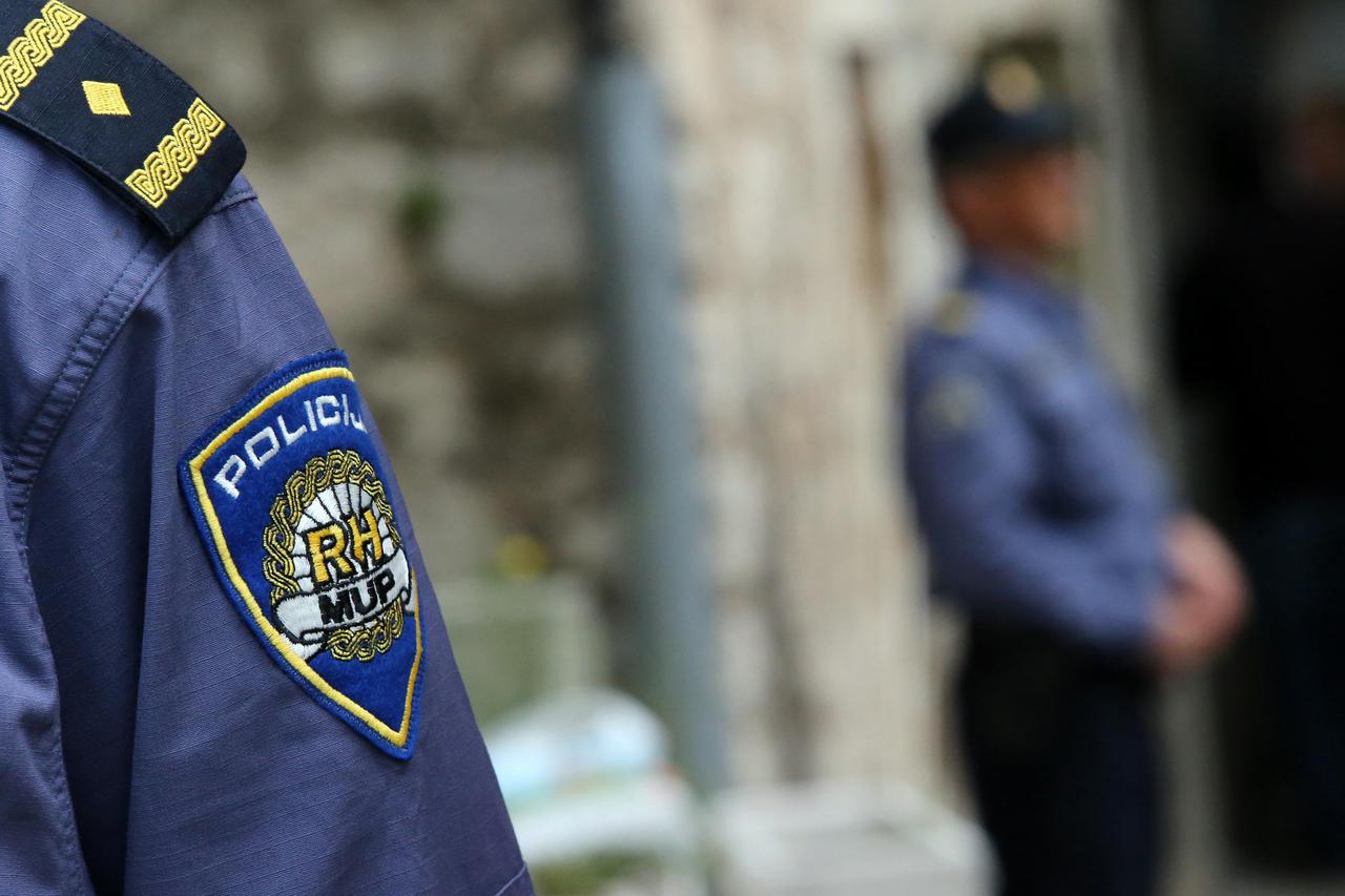 policajci