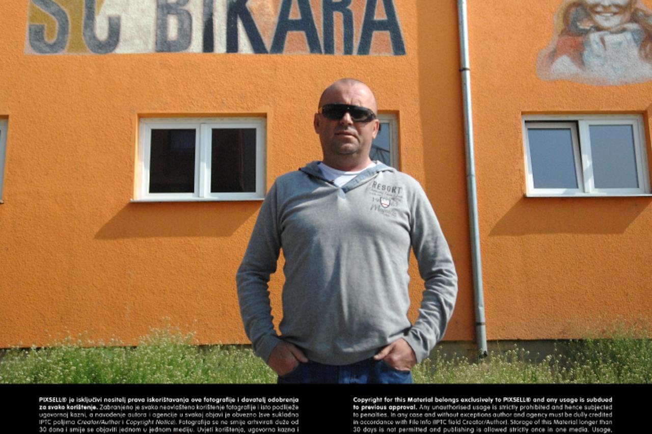 '17.04.2011,Osijek - Predsjednik NK Metalac i sportskog centra Bikara Boro Ivkovic, preimenovat ce ime u sportski centar Ante Gotovina.  Photo: Marko Mrkonjic/PIXSELL'