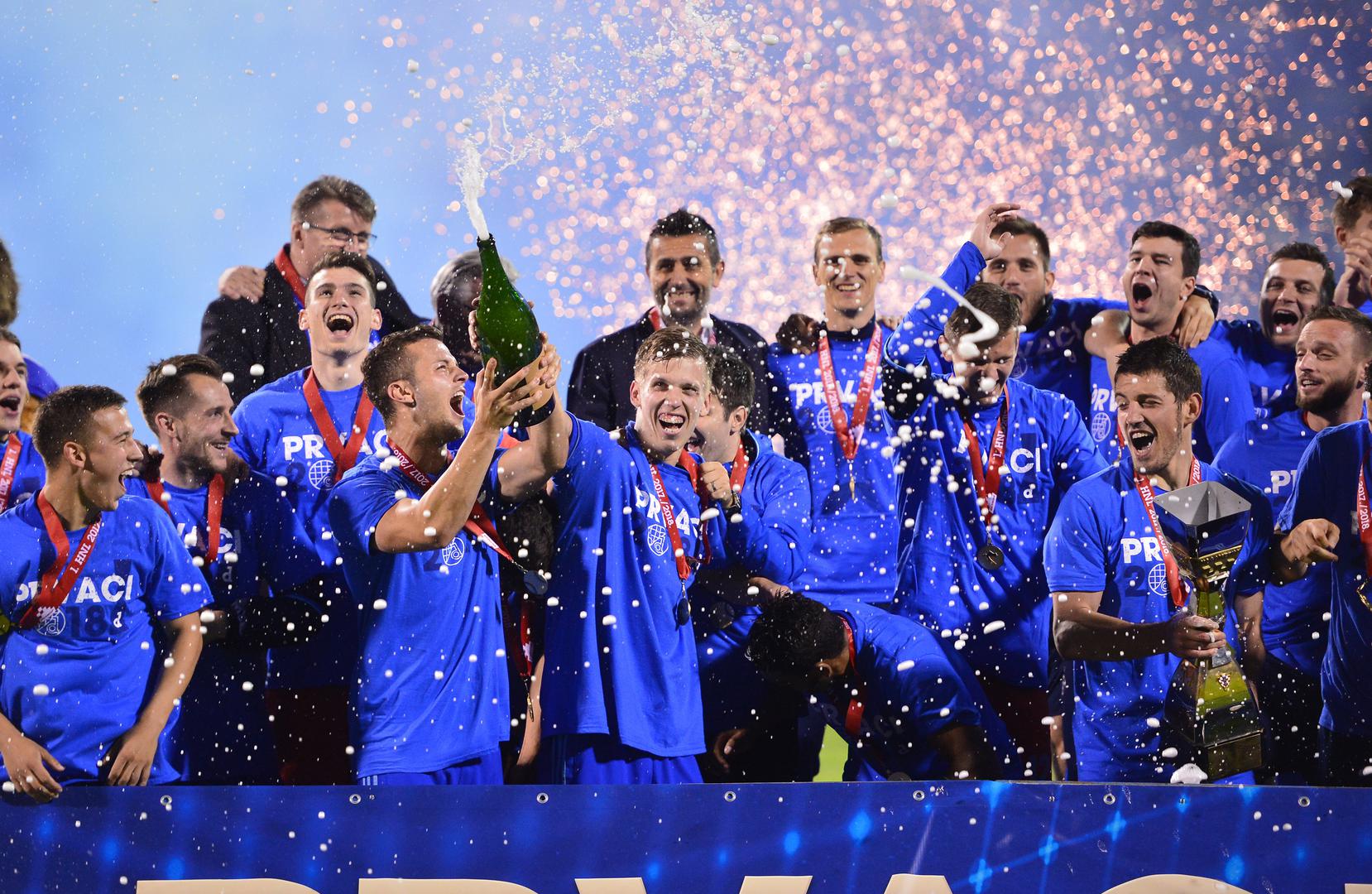 Plavi su uz vatromet i pjenušac proslavili 19. naslov prvaka od hrvatske samostalnost. Ali nema vremena za slavlje, jer sezona još nije završila