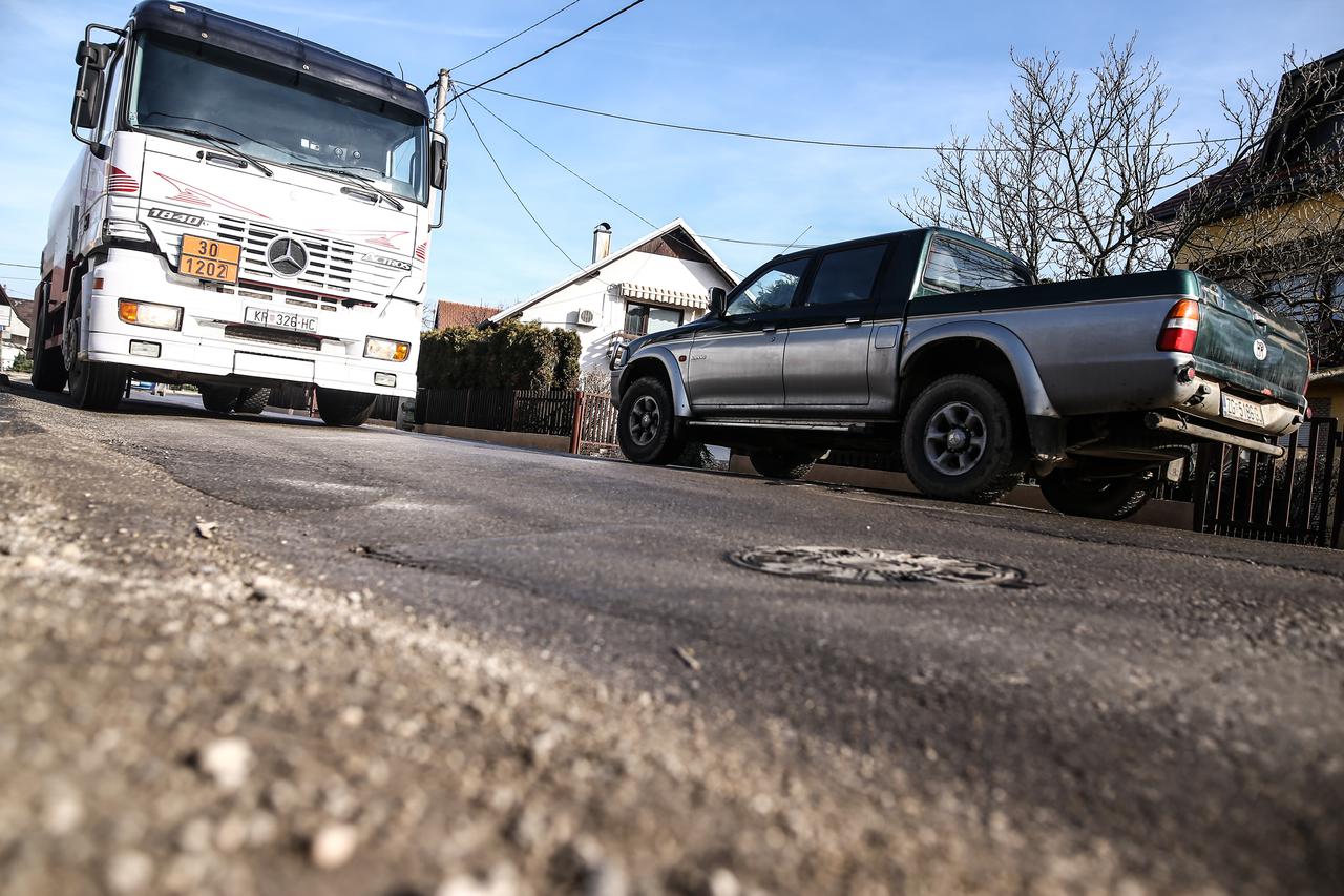 Cesta u Hrvatskom Leskovcu