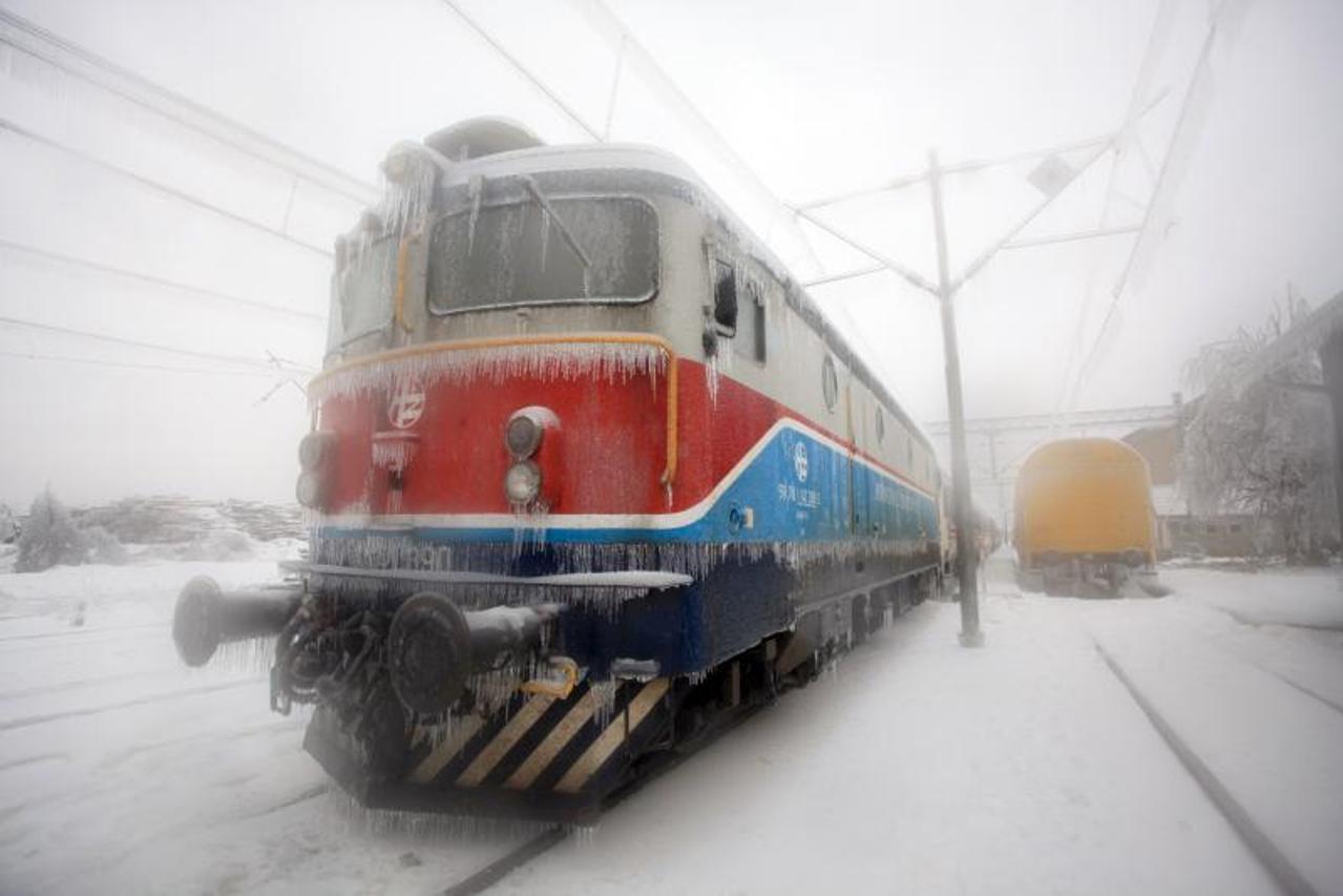 vlak,snijeg
