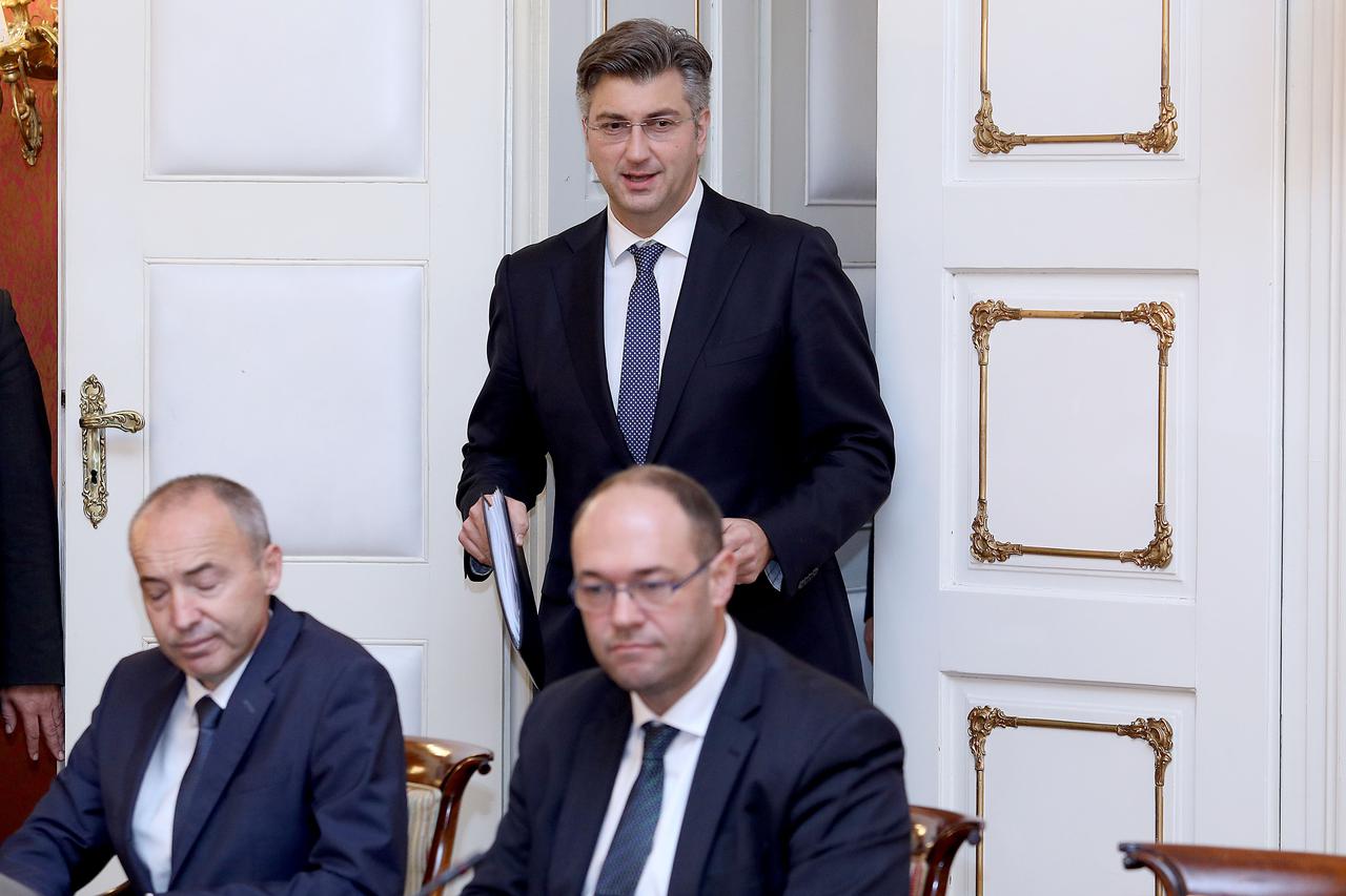 Andrej Plenković na današnjem sastanku s ministrima