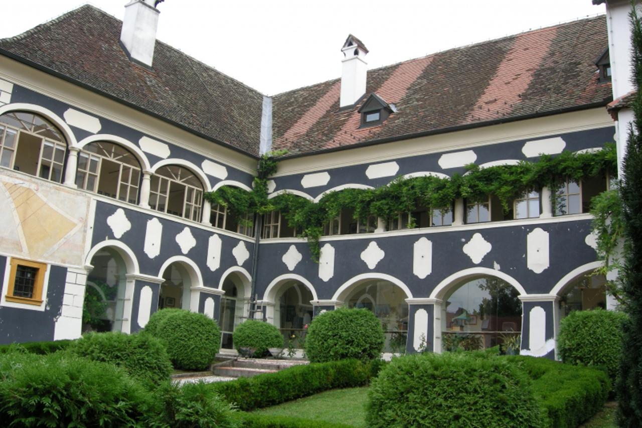 '                               '