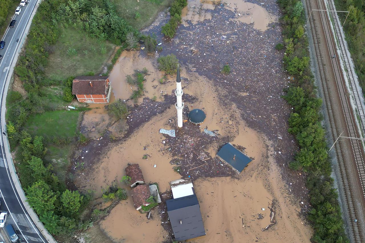 Donja Jablanica: Pripadnici Civilne zaštite pretražuju područje