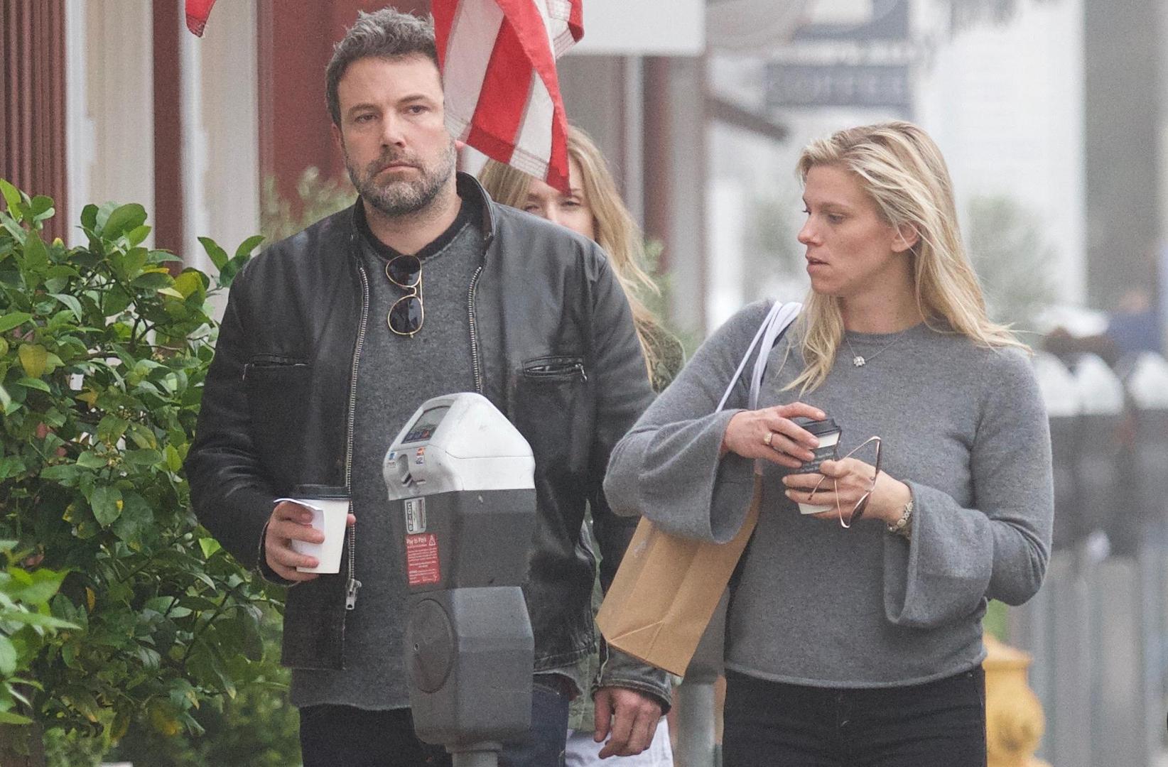Glumac Ben Affleck više se ne trudi skrivati koliko je zaljubljen u producenticu Lindsay Shookus s kojom je romansu počeo dok je još bio u braku s Jennifer Garner. 