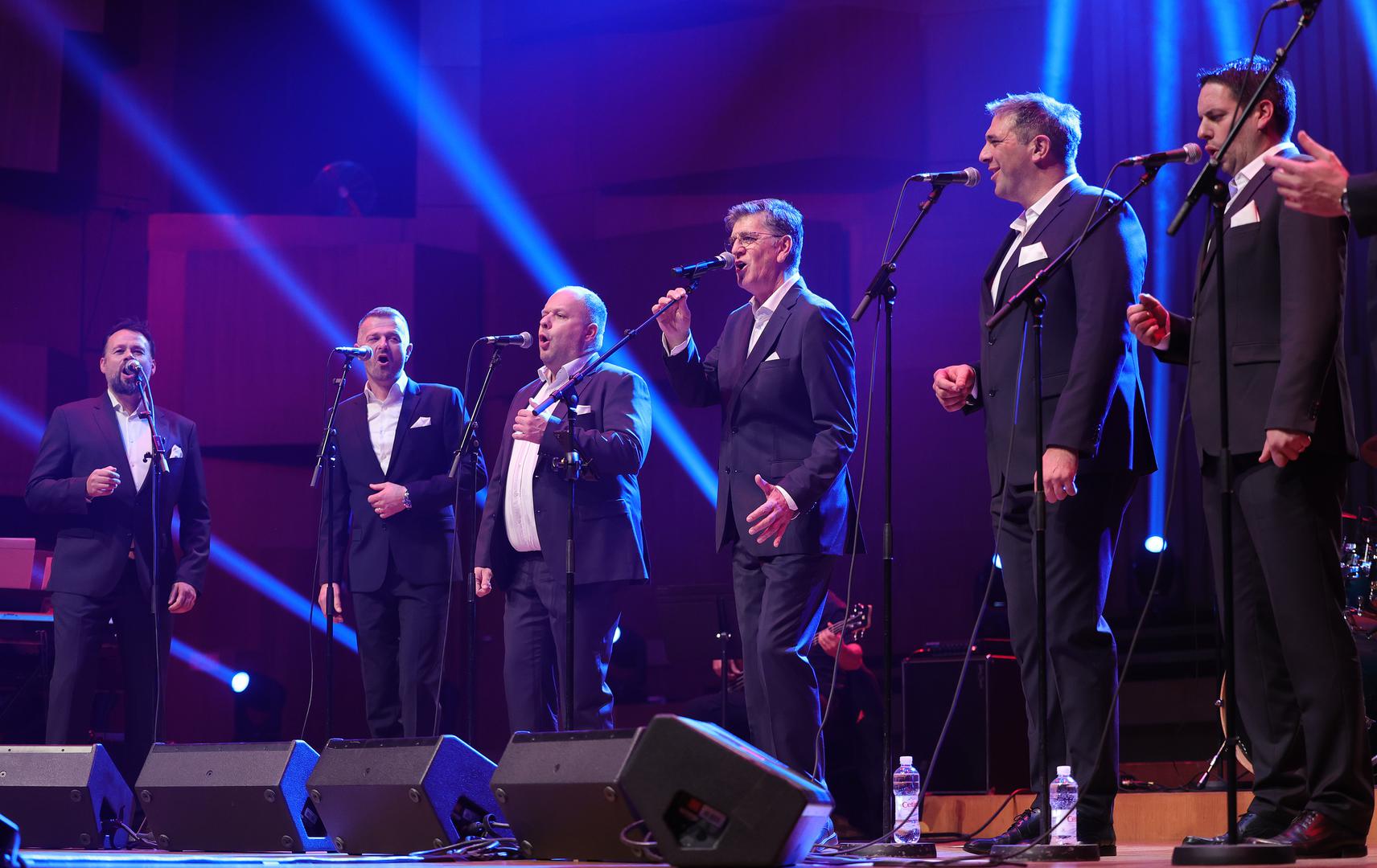 Grupa Rišpet održala je dugoočekivani koncert u Lisinskom. Zbog odlične atmosfere i publike koja je s njima pjevala najveće hitove sigurno je da će svi ovaj koncert pamtiti cijeli život.