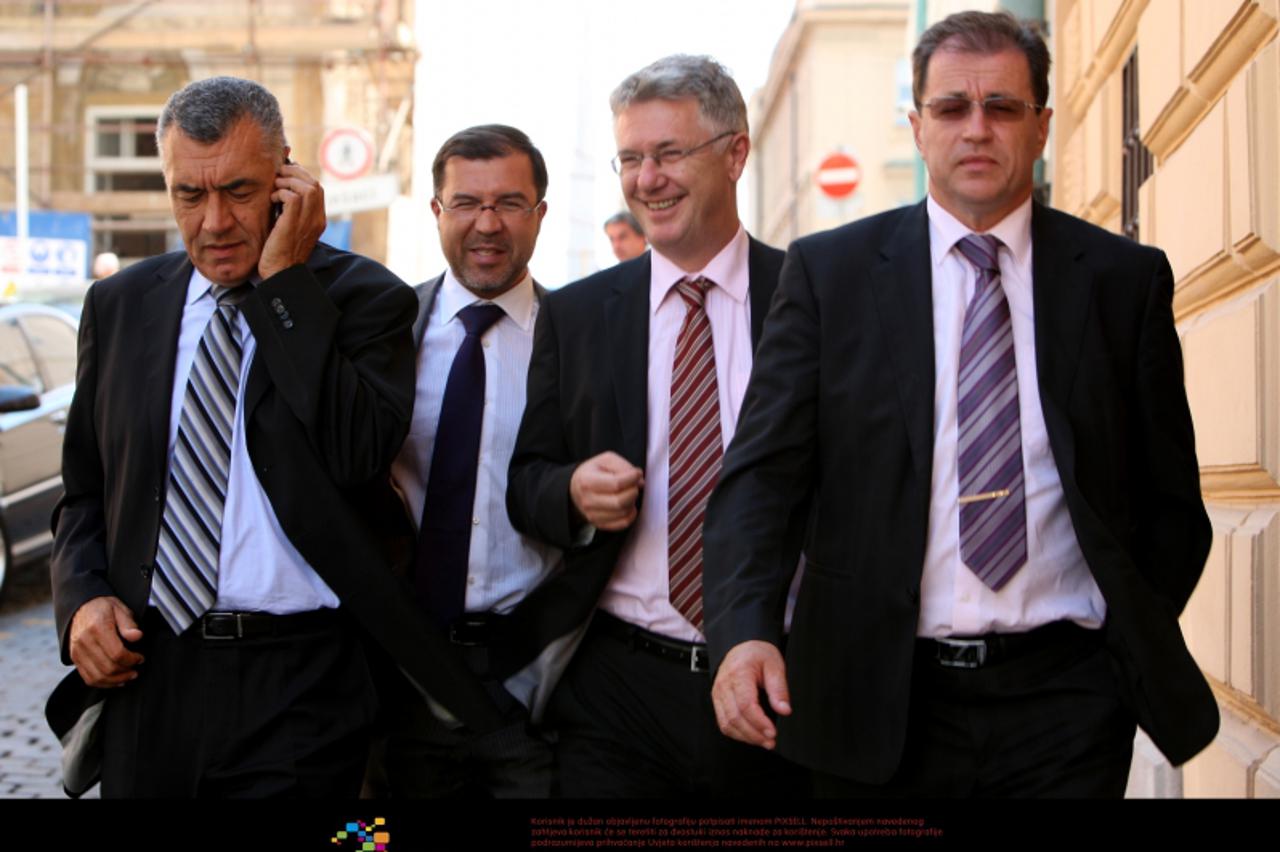 '24.08.2010., Markov trg, Zagreb - U Vladi RH odrzan je sastanak poslodavaca i Vlade RH oko rebalansa proracuna. Nakon sastanka iz Vlade izlaze Ivica Mudrinic, Domagoj Ivan Milosevic, Damir Kustrak, I