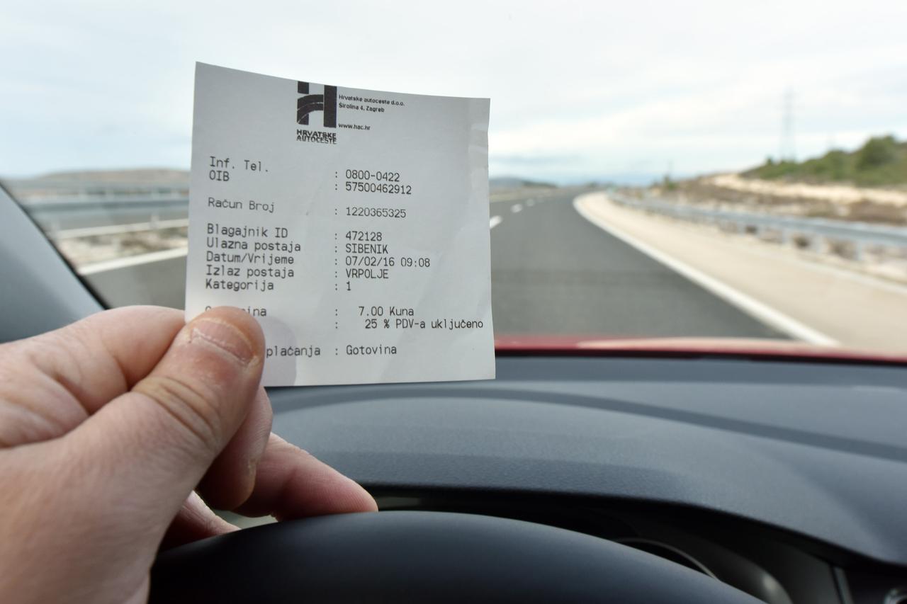 07.02.2016., Sibenik - Nova Vlada RH preispituje mogucnost ukidanja naplatnih kucica s autoceste i starog sustava naplate te razmislja o uvodjenju vinjeta na popluarnoj Dalmatini i ostalim autocestama.  Photo: Hrvoje Jelavic/PIXSELL