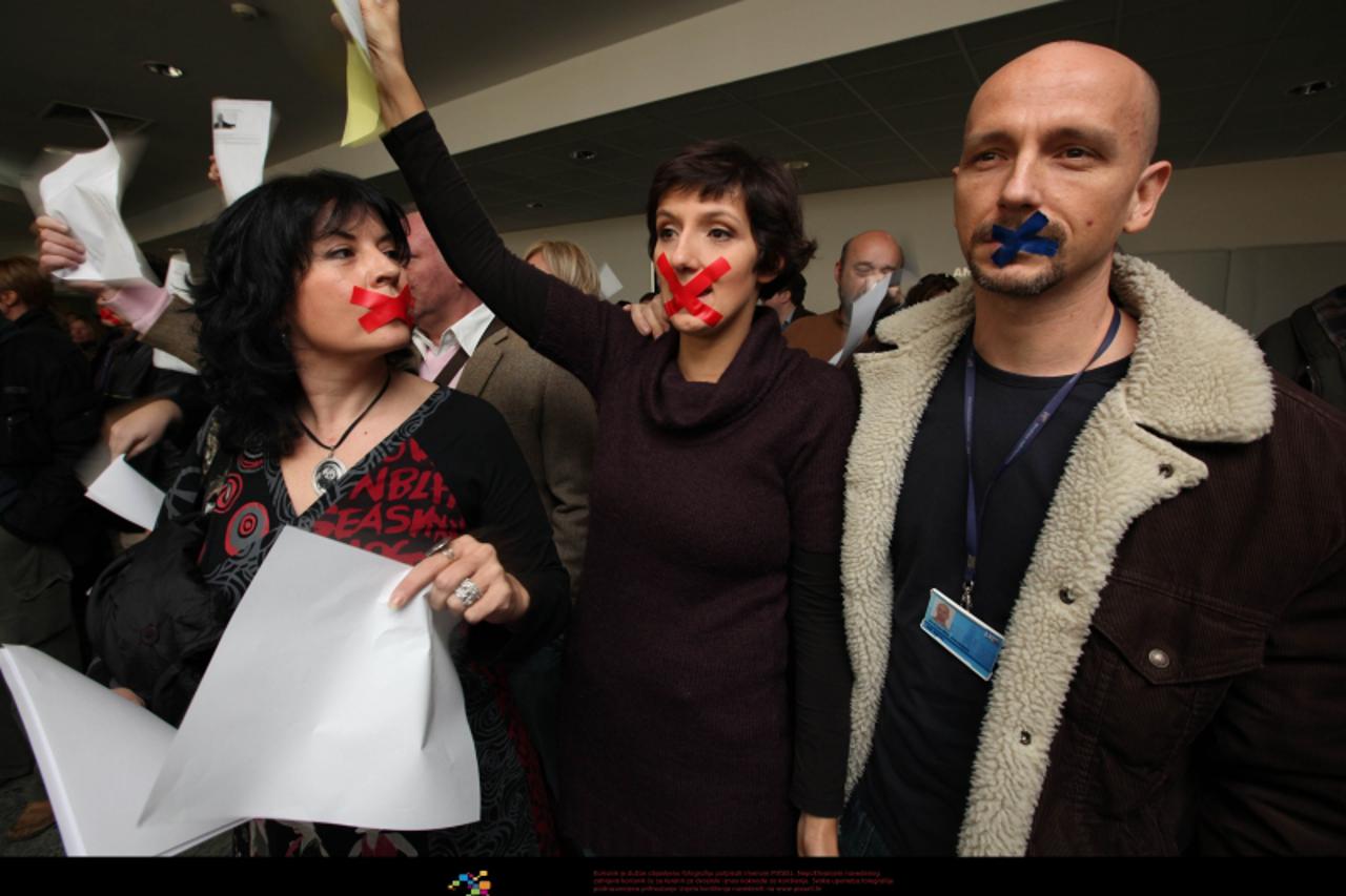 \'20.11.2009., Zagreb, Hrvatska - Hrvatska radio televizija, uoci sastanka programskog vijeca HTV-a zaposlenici te vijece ogranka HND-a pri HTV-u iskazali su nezadovoljstvo nastalim problemima na HTV-
