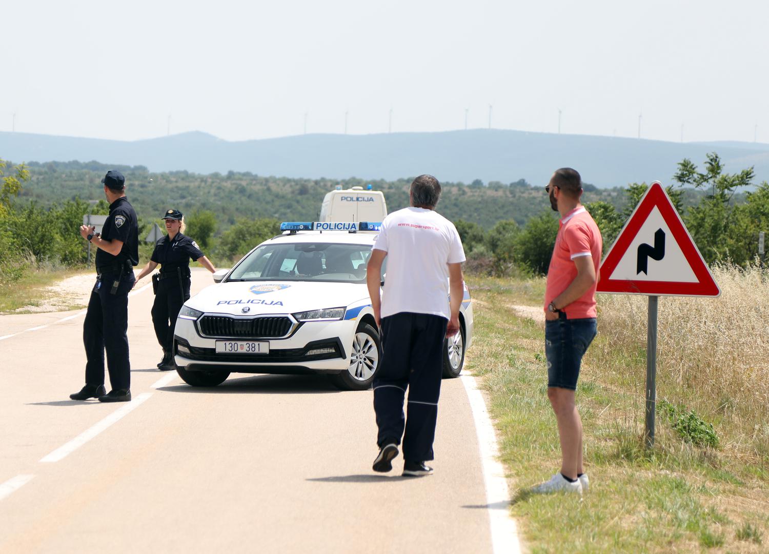 21.06.2023., Pakovo Selo - U kanjonu rijeke Cikole na podrucju Pakova Sela u Sibensko-kninskoj zupaniji srusio se helikopter madjarskih oruzanih snaga koji se u Hrvatskoj nalazi na obuci. Photo: Dusko Jaramaz/PIXSELL