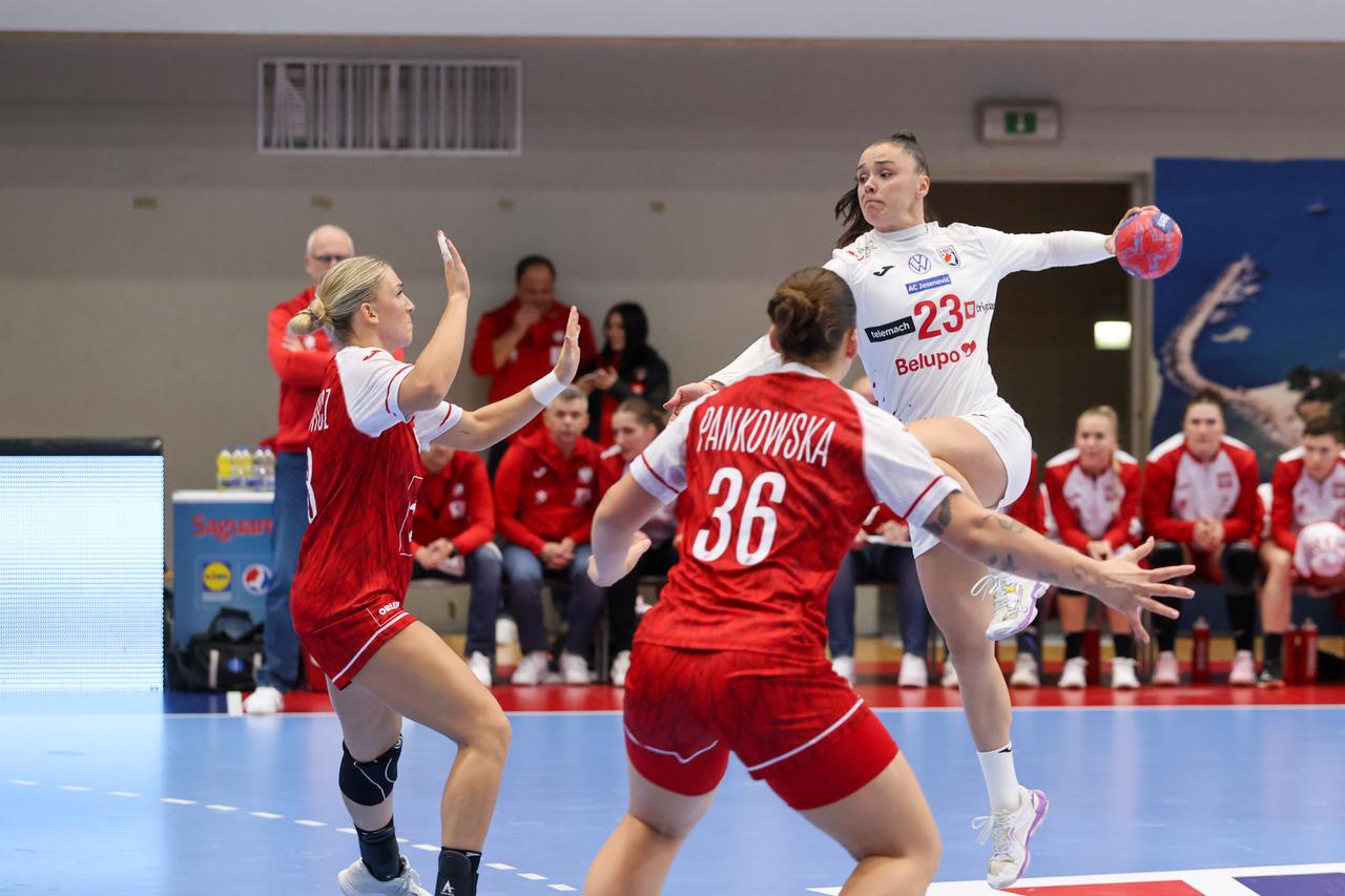 Novigrad: Rukometna utakmica Croatia Cupa između Hrvatske i Poljske